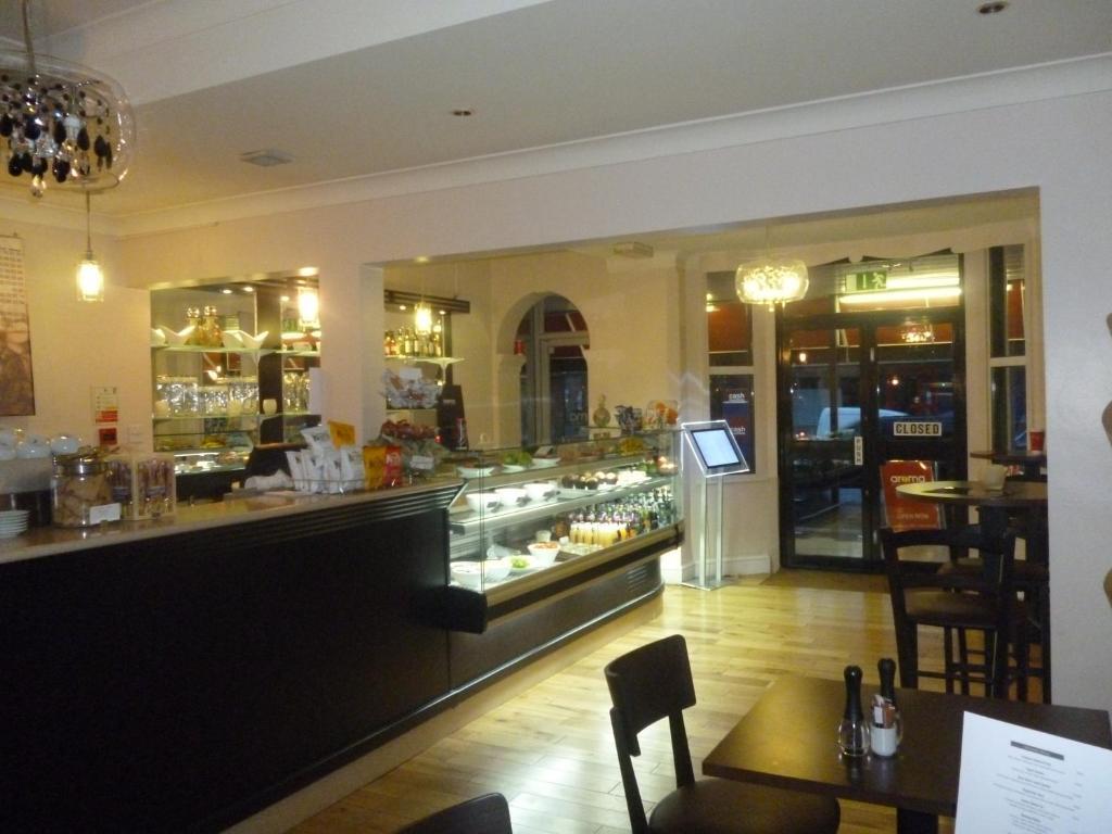 Thameside Hotel Ридинг Экстерьер фото