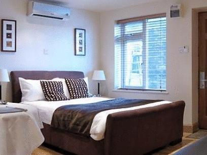 Thameside Hotel Ридинг Экстерьер фото