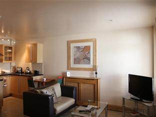 Thameside Hotel Ридинг Экстерьер фото